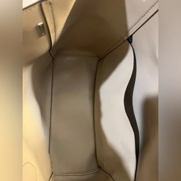 Michael Kors Navy Blue Tote Bag - Picture 15 of 16